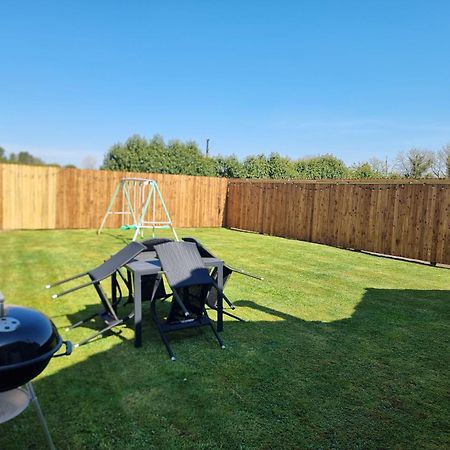 Spacious Curragh 2-Bed Apartment With Own Entrance Brownstown Eksteriør billede